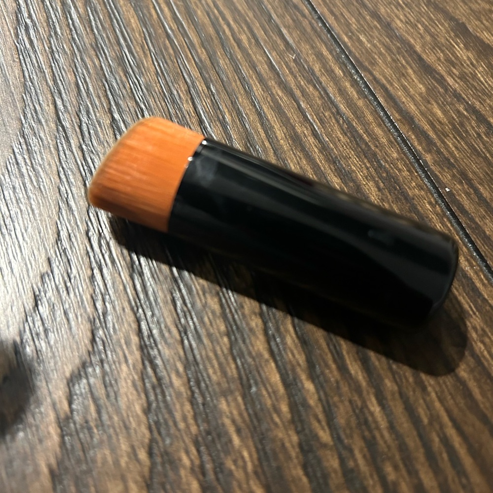 Small Foundation Brush. NIP.